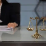 Principales diferencias entre abogada, especialista y doctora en derecho
