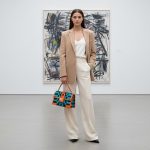 Accesorios y Estampados en el Look Moderno