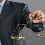 Ingeniería Legal: Errores Críticos al Vender una Startup